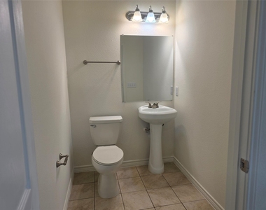 6102 White Oak Drive - Photo Thumbnail 9