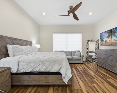 9235 Troon Lakes Drive - Photo Thumbnail 18