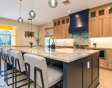 7703 Martino Circle - Photo Thumbnail 6