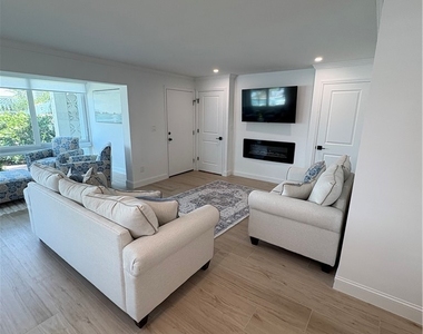 2100 Gulf Shore Boulevard N - Photo Thumbnail 23