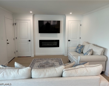 2100 Gulf Shore Boulevard N - Photo Thumbnail 11