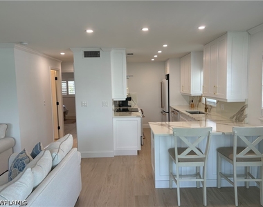 2100 Gulf Shore Boulevard N - Photo Thumbnail 25