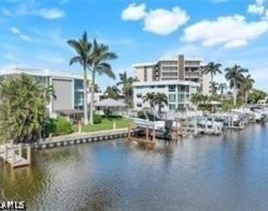 2100 Gulf Shore Boulevard N - Photo Thumbnail 6