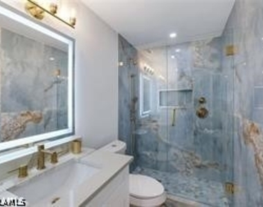 2100 Gulf Shore Boulevard N - Photo Thumbnail 5
