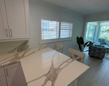 2100 Gulf Shore Boulevard N - Photo Thumbnail 14