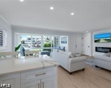 2100 Gulf Shore Boulevard N - Photo Thumbnail 10