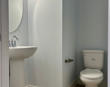 7784 Bristol Circle - Photo Thumbnail 16