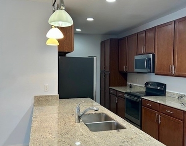 7784 Bristol Circle - Photo Thumbnail 7