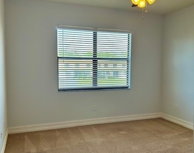 7784 Bristol Circle - Photo Thumbnail 23