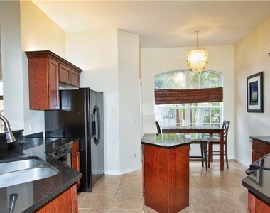 3555 Poinsettia Avenue - Photo Thumbnail 11