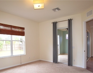 3555 Poinsettia Avenue - Photo Thumbnail 24