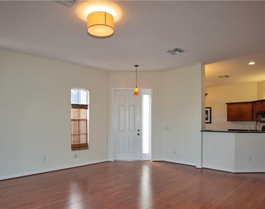 3555 Poinsettia Avenue - Photo Thumbnail 17
