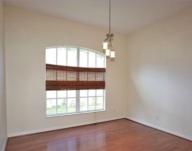 3555 Poinsettia Avenue - Photo Thumbnail 20