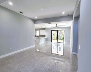 532 41st Avenue Ne - Photo Thumbnail 16