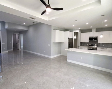 532 41st Avenue Ne - Photo Thumbnail 5