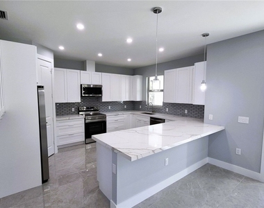 532 41st Avenue Ne - Photo Thumbnail 2