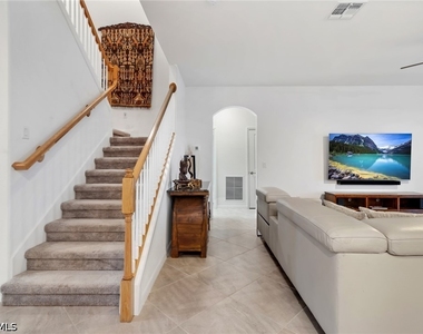 2516 Kona Way - Photo Thumbnail 11