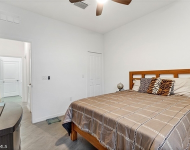 2516 Kona Way - Photo Thumbnail 9