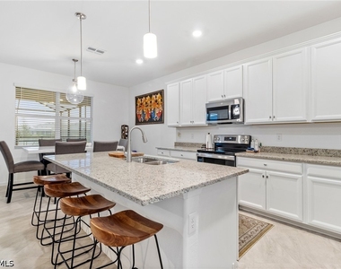 2516 Kona Way - Photo Thumbnail 5