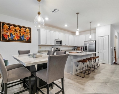 2516 Kona Way - Photo Thumbnail 8