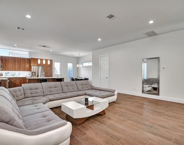 5507 Robusto Place - Photo Thumbnail 10