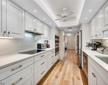 5950 Pelican Bay Boulevard - Photo Thumbnail 7