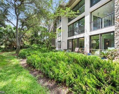5950 Pelican Bay Boulevard - Photo Thumbnail 15