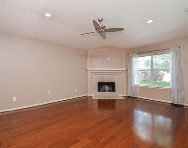 26822 Kingston Glen Lane - Photo Thumbnail 14