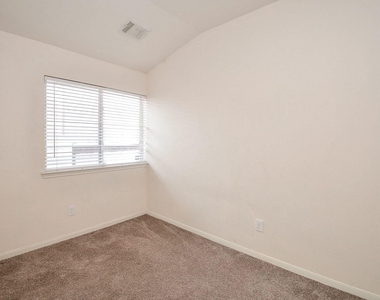 26822 Kingston Glen Lane - Photo Thumbnail 26