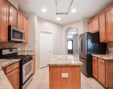 26822 Kingston Glen Lane - Photo Thumbnail 9