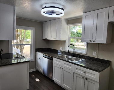 728 Hudson Road - Photo Thumbnail 10