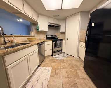 726 Country Place Drive - Photo Thumbnail 8