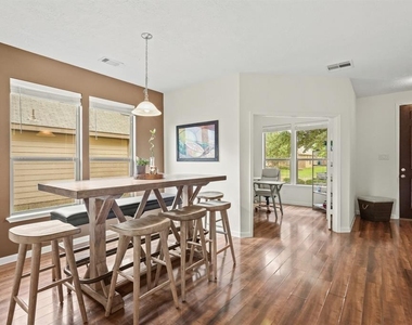 6719 Path Way Court - Photo Thumbnail 6