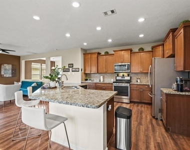 6719 Path Way Court - Photo Thumbnail 13