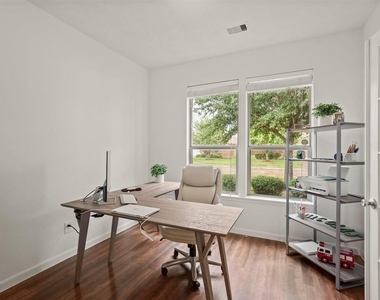 6719 Path Way Court - Photo Thumbnail 4