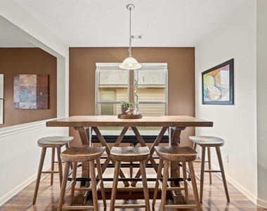 6719 Path Way Court - Photo Thumbnail 7