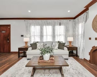 2002 Rosewood Street - Photo Thumbnail 2