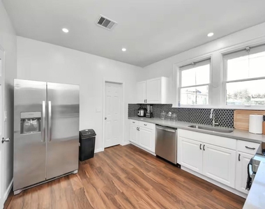 2002 Rosewood Street - Photo Thumbnail 7