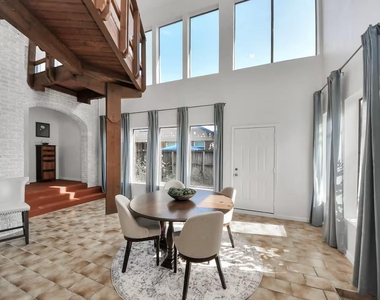 2002 Rosewood Street - Photo Thumbnail 14