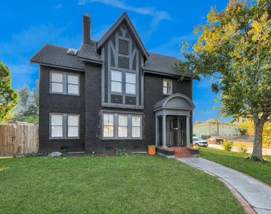 2002 Rosewood Street - Photo Thumbnail 36