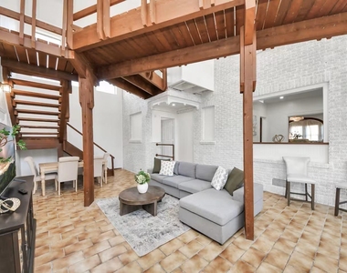 2002 Rosewood Street - Photo Thumbnail 12
