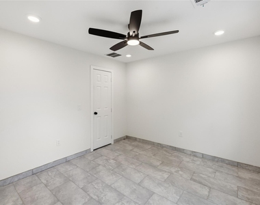 6138 Brookfield Drive - Photo Thumbnail 13