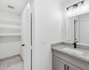 6138 Brookfield Drive - Photo Thumbnail 12