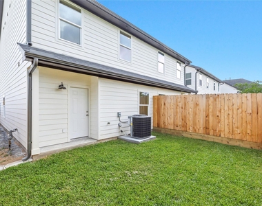 6138 Brookfield Drive - Photo Thumbnail 18