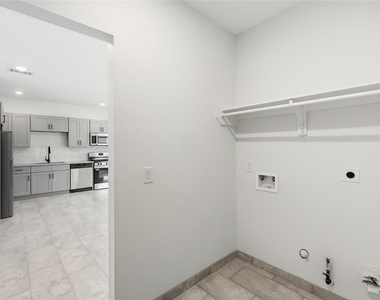 6138 Brookfield Drive - Photo Thumbnail 17