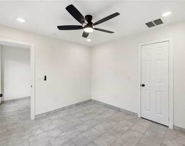 6138 Brookfield Drive - Photo Thumbnail 15