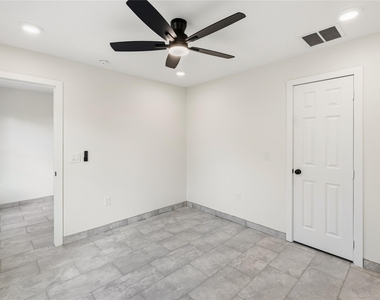 6138 Brookfield Drive - Photo Thumbnail 14