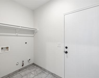 6138 Brookfield Drive - Photo Thumbnail 16