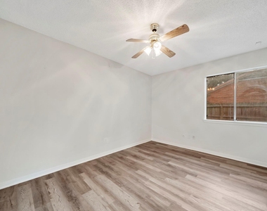 18015 Poppy Trails Street - Photo Thumbnail 8