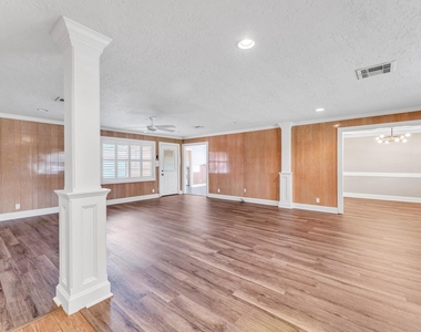 6327 Wynnwood Lane - Photo Thumbnail 1